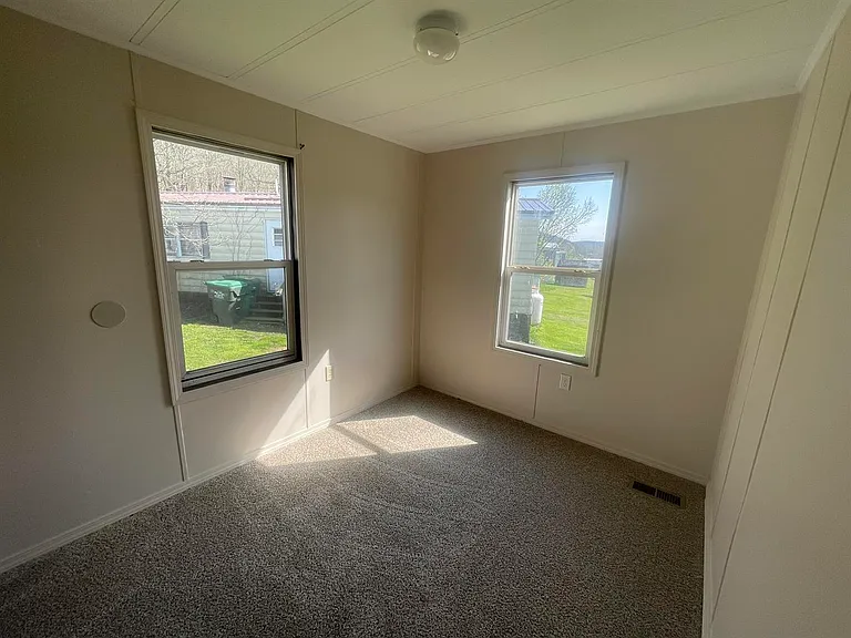 124 Cherry Dr — Photo 10