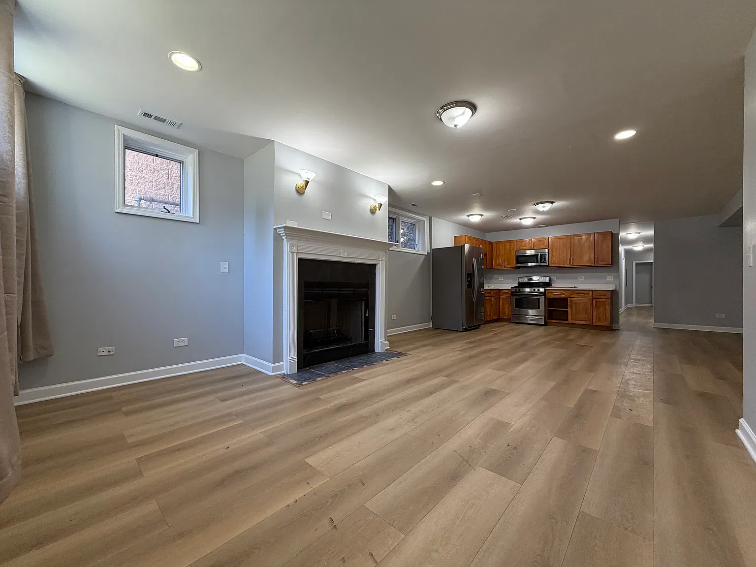 3 bed, 1100 sqft, $2,000 — Photo 2