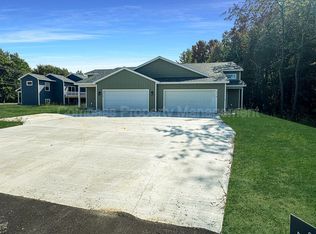 17418 Hickory St, Spring Lake, MI 49456