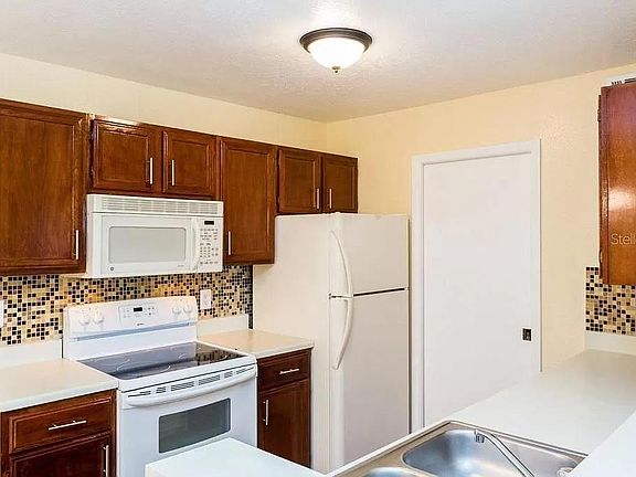 5th image of 5279 Images Cir APT 302