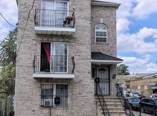 711 S 11th St, Newark, NJ
