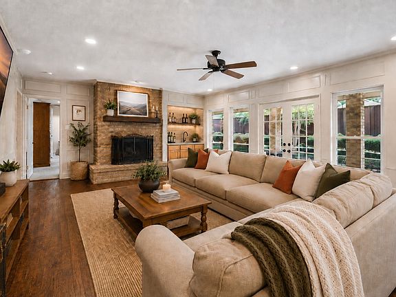 2nd image of 4008 Fairlakes Dr