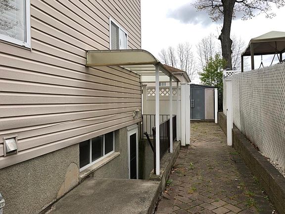 5th image of 2182 S Railroad Ave