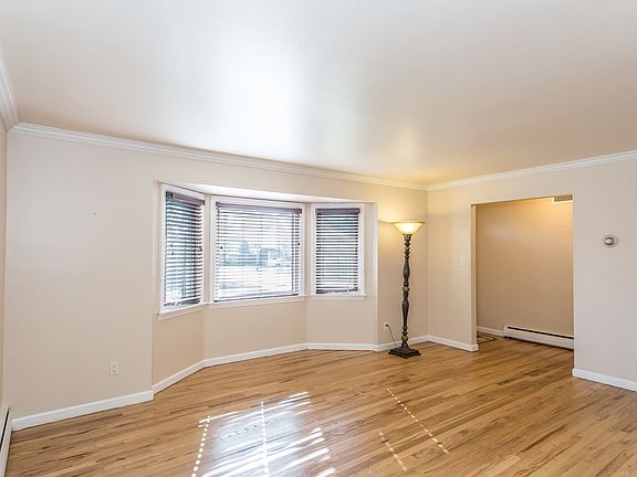 4th image of 47 Hodson Ave