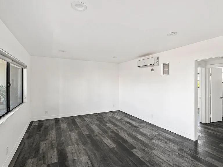 215 N Fickett St — Photo 38