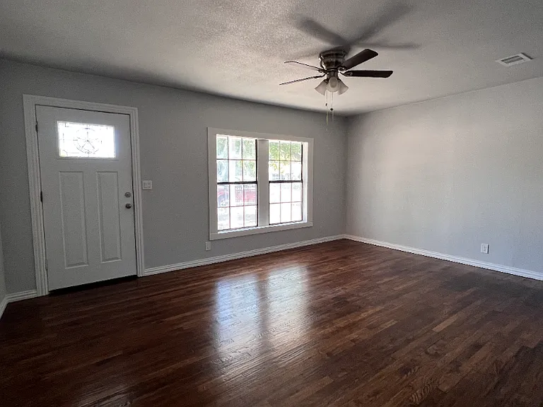 1000 W Hammond St — Photo 7