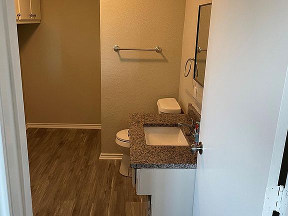 3rd image of 660 Greenland Rd