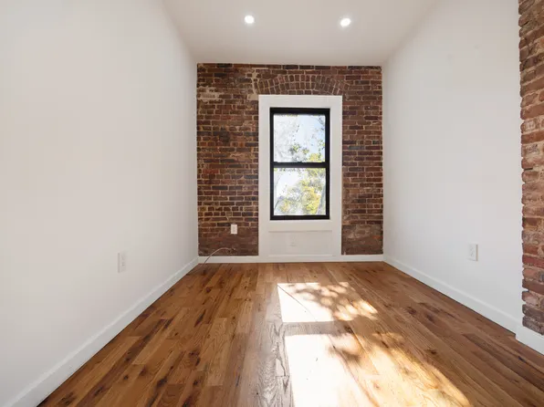 128 Montague Street image 6 of 9