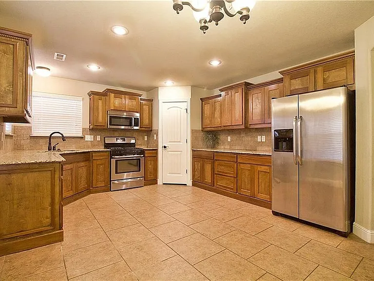 3007 SW Waterleaf Ave — Photo 6