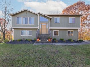 22 John F Kennedy Dr, Stony Pt, NY 10980