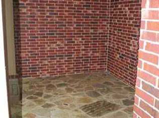 724 SW 45th St, Moore, OK 73160