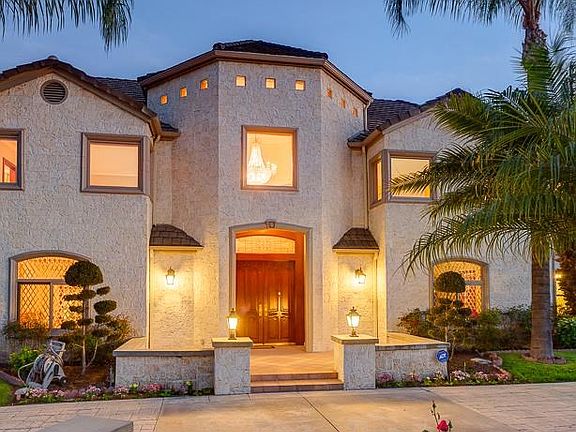 4th image of 436 W Palm Dr