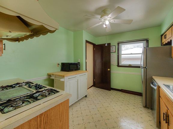 3rd image of 2648 Lakewood Dr