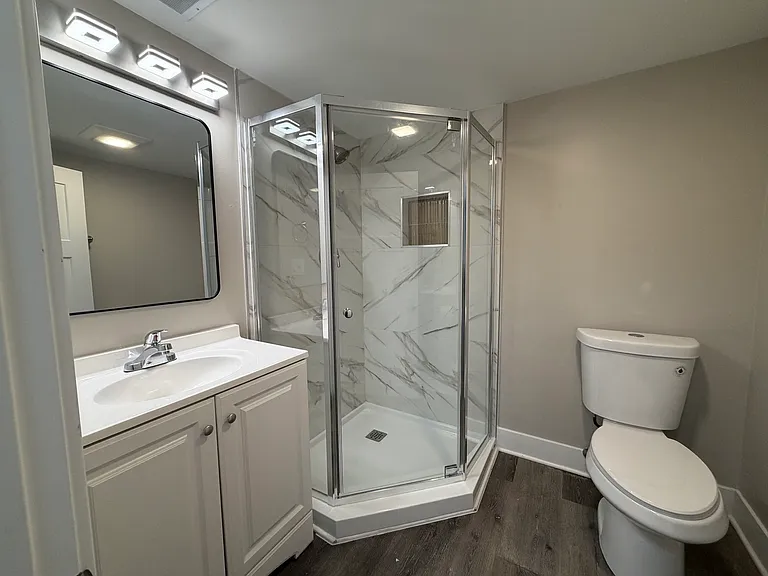 527 W 16th Pl — Photo 20