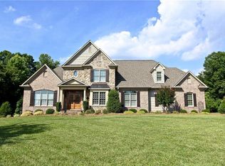 8819 Centergrove Place Ct, Clemmons, NC 27012