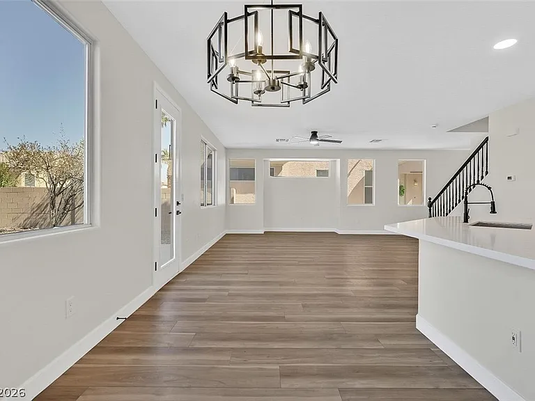 9316 Perennial Ave — Photo 15