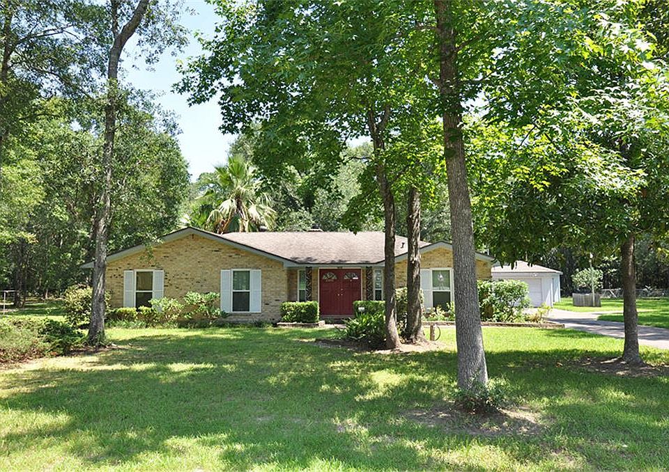 1st image of 23755 Elmwood Dr