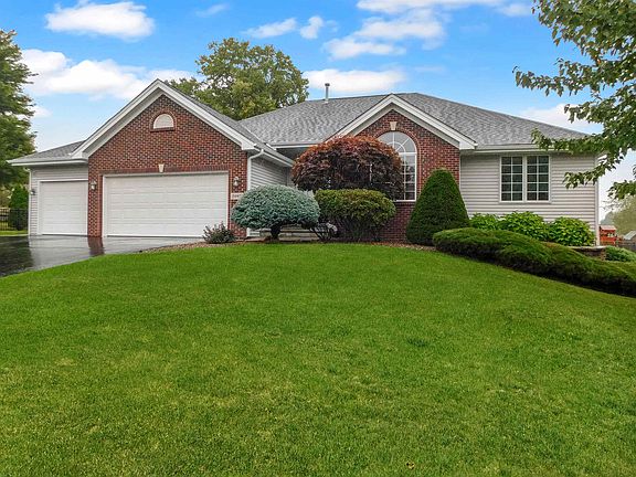2nd image of 5987 Sweet Grass Dr