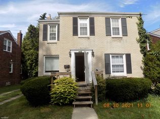 19233 Eastborne St, Harper Woods, MI 48225