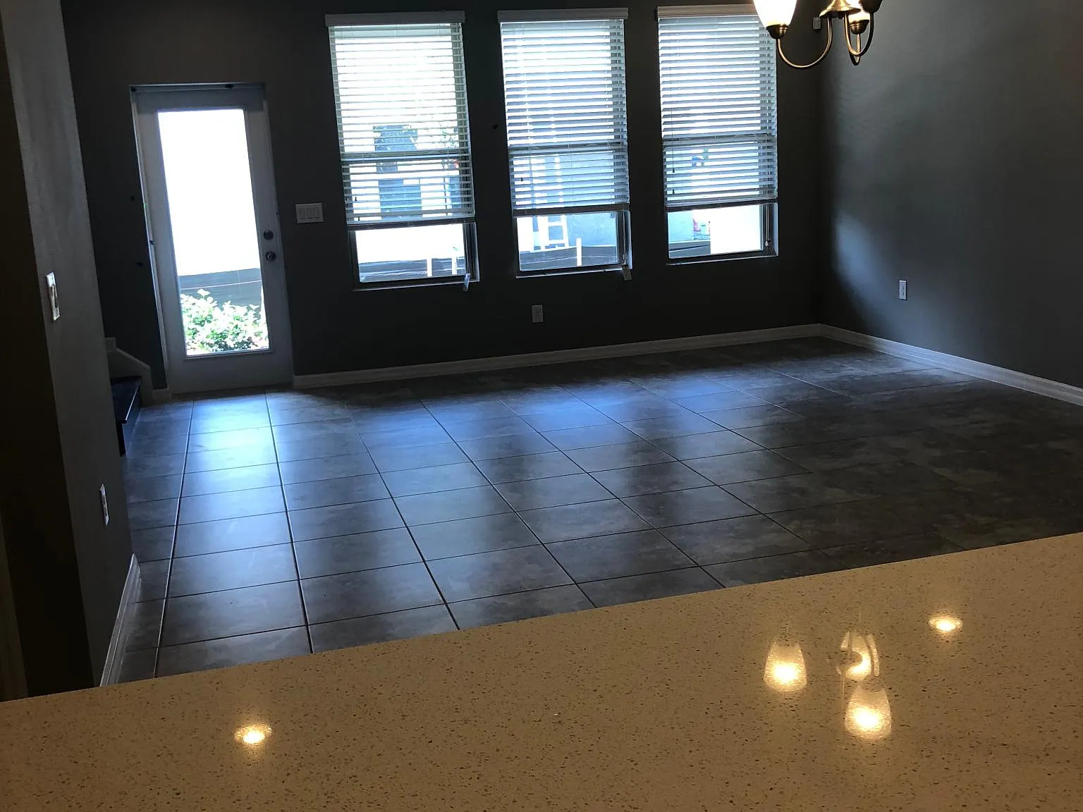 3 bed, 2.5 bath, 1944 sqft, $2,300 — Photo 2