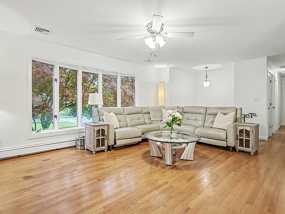 5th image of 49 Meadowview Rd