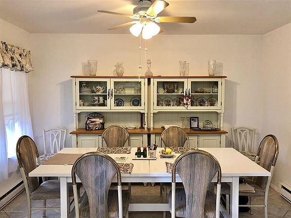 3rd image of 814B Westminster Ct