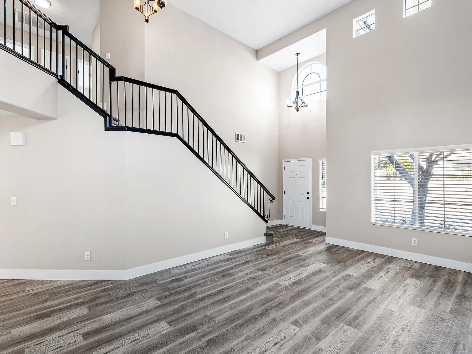 1687 Keepsake Ave — Photo 3