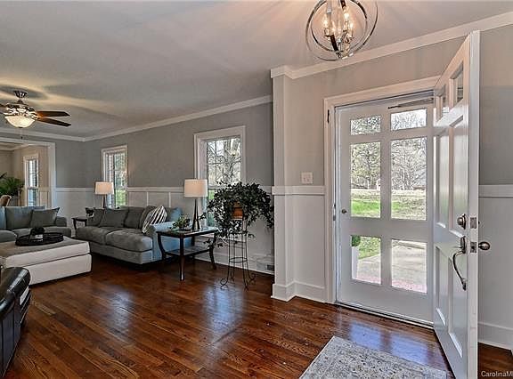 3rd image of 301 Wilby Dr