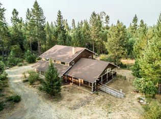 6123 Takilma Rd, Cave Junction, OR 97523