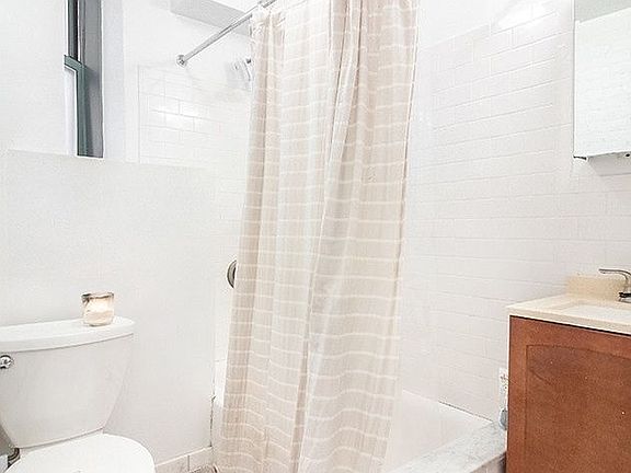 5th image of 539 E 78th St APT 3I