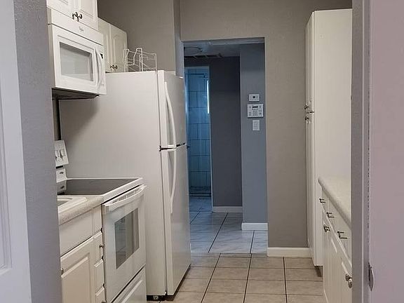 4th image of 2562 33rd Ave N