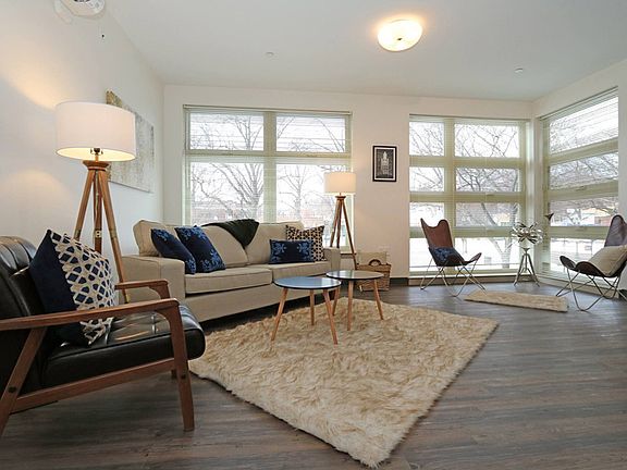 3rd image of 4236 Washington St #9