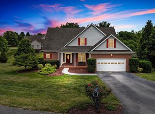 2421 Old Oregon Trl, Pulaski, VA 24301