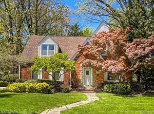 27721 Santa Barbara Dr, Lathrup Village, MI