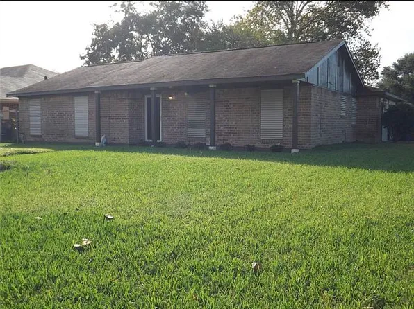 7313 Whippoorwill Ln, Texas City, TX 77591