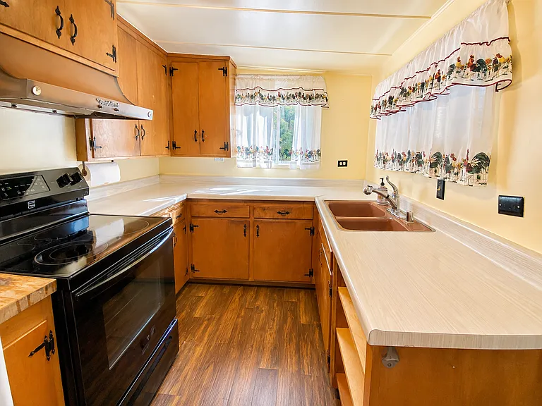 1704 Sycamore Dr — Photo 10