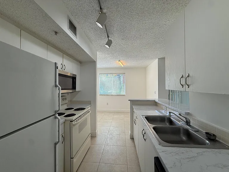 3874 Lyons Rd #110-6 — Photo 2