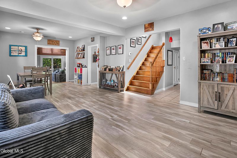 3rd image of 13 Jackson Avenue