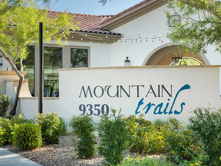 Mountain Gate & Mountain Trails — Photo 26