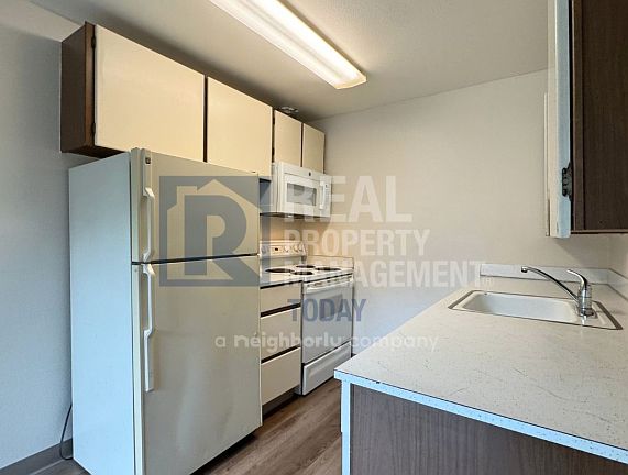 5th image of 1408 Josephine Ct S