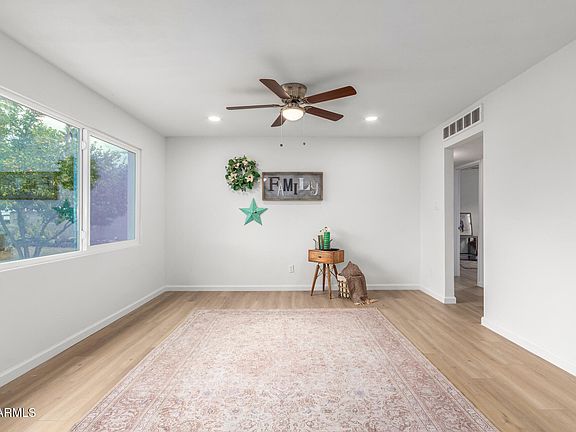 2nd image of 332 W PALO VERDE Drive