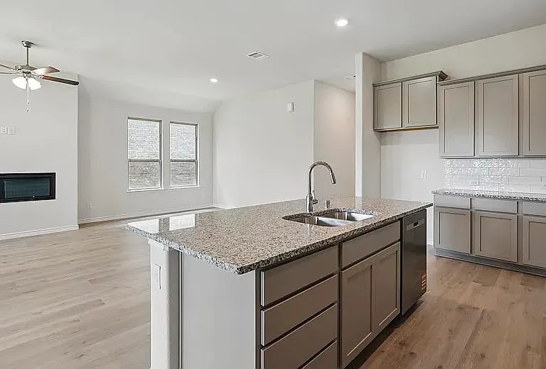 4195 Waldron Trl — Photo 5