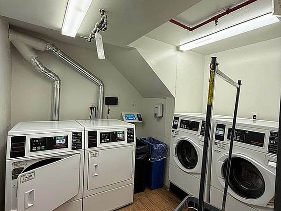 5th image of 345 W 30th St APT 5C