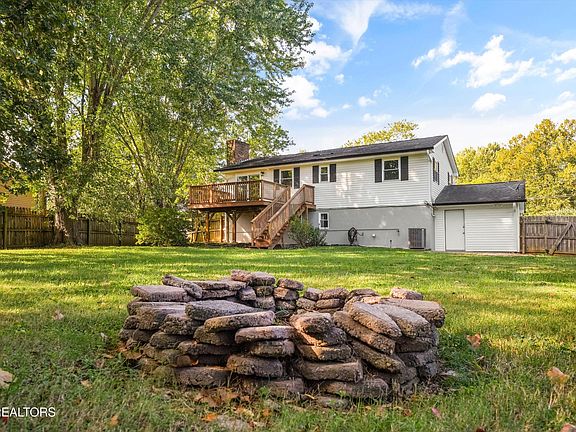 2nd image of 712 Owl Hollow Rd