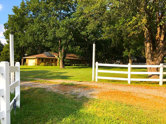 Entrance / Partial Fence Only Decorative, Not for Pets