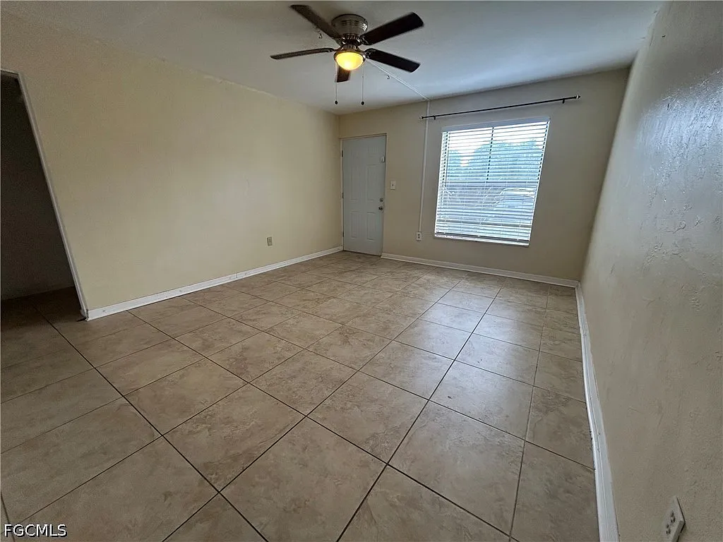 2 bed, 2.0 bath, 1212 sqft, $1,349 — Photo 3