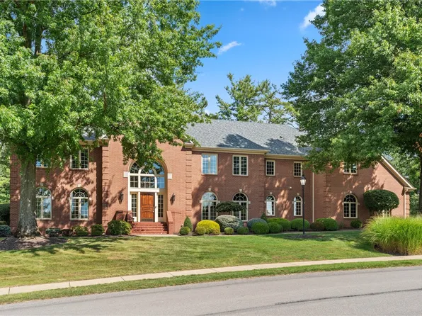 10500 Olde Villa Dr, Gibsonia, PA 15044