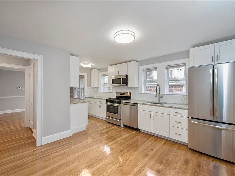 35 Woodstock Ave #35 — Photo 3