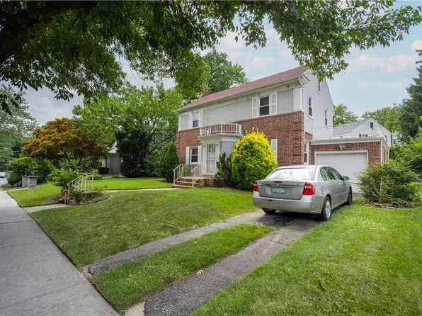 8068 Springfield Boulevard, Hollis Hills, NY 11427