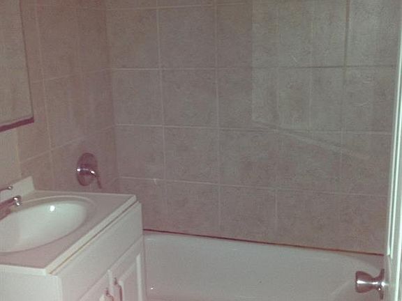 3rd image of 4918 Woodend Ave